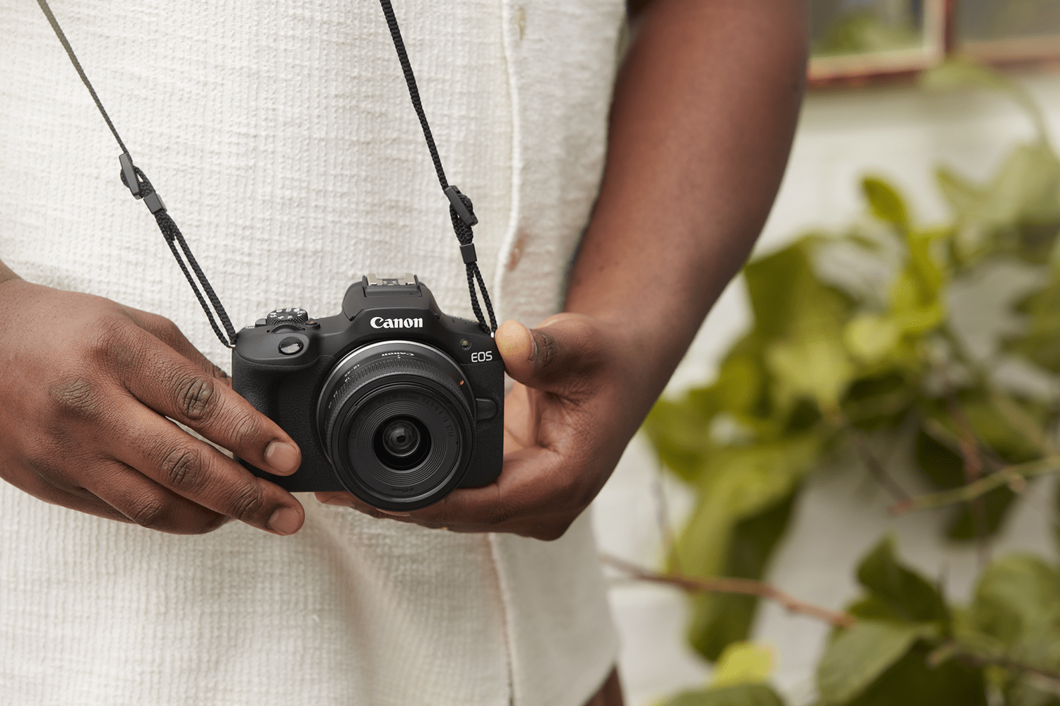 Canon EOS R100